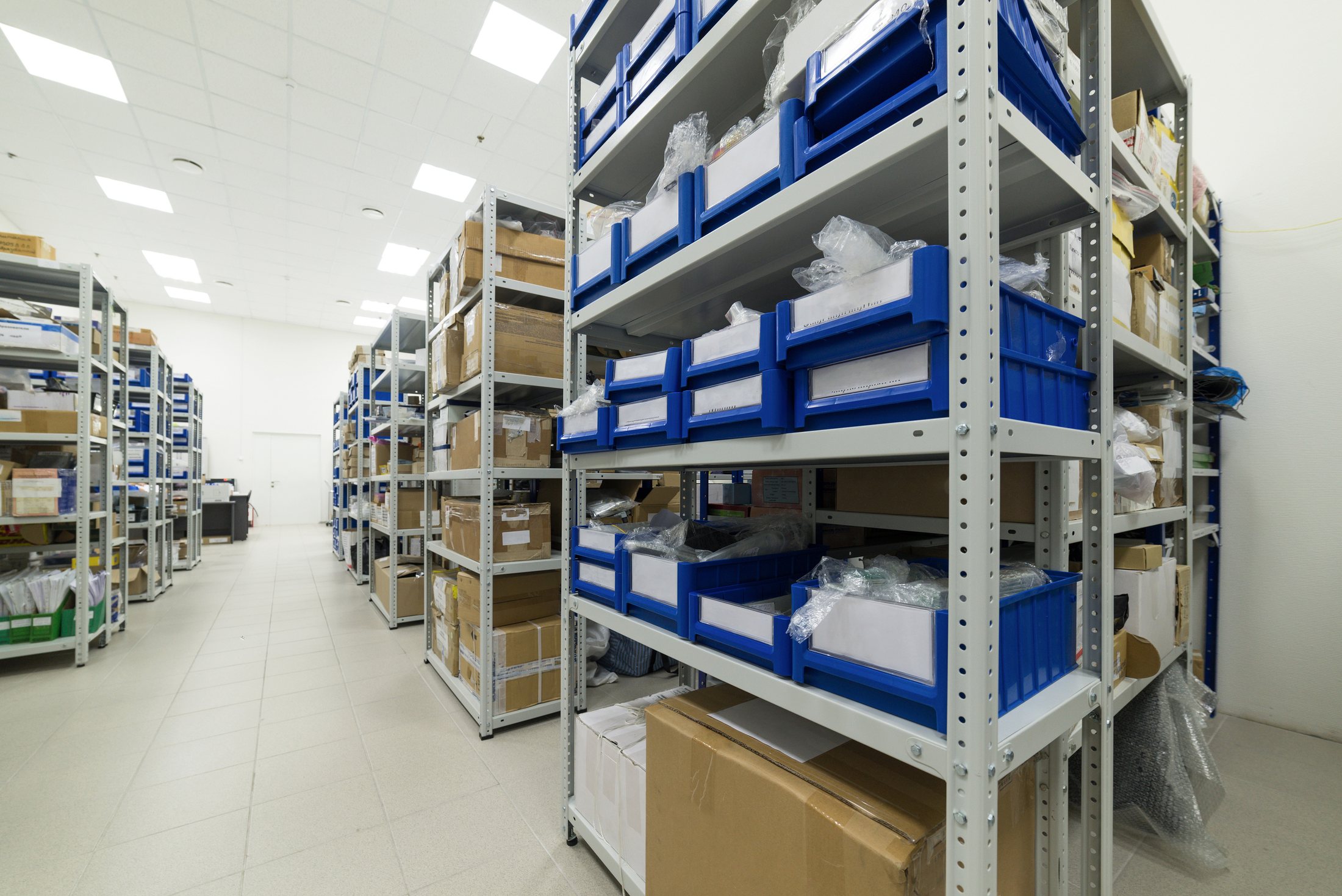3PL Distribution Center — Shelf-Level Inventory Visibility